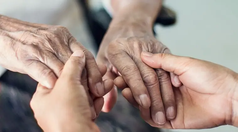 ویزیت سالمندان در منزل | موسسه خدمات پزشکی کیان